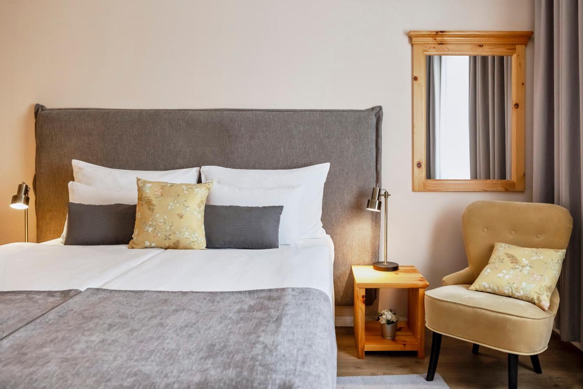 Hotel Kadoor Karlovac Dış mekan fotoğraf