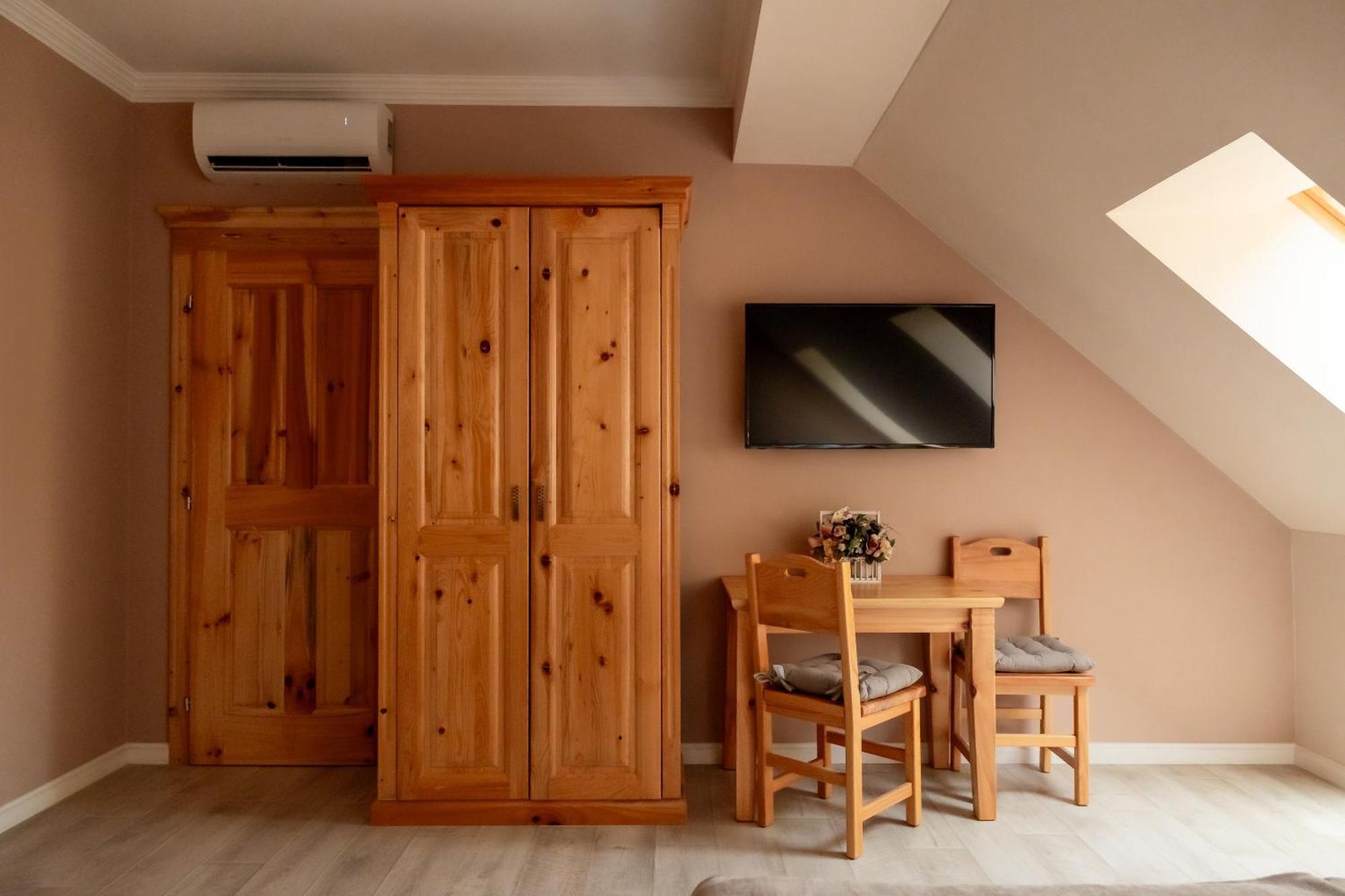 Hotel Kadoor Karlovac Dış mekan fotoğraf