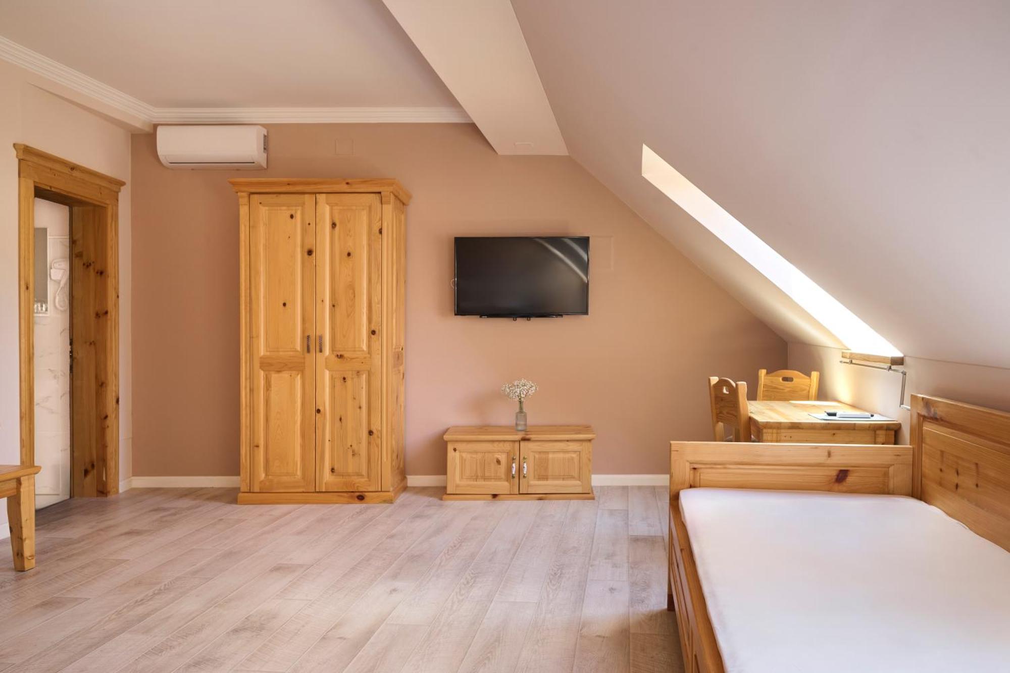 Hotel Kadoor Karlovac Dış mekan fotoğraf