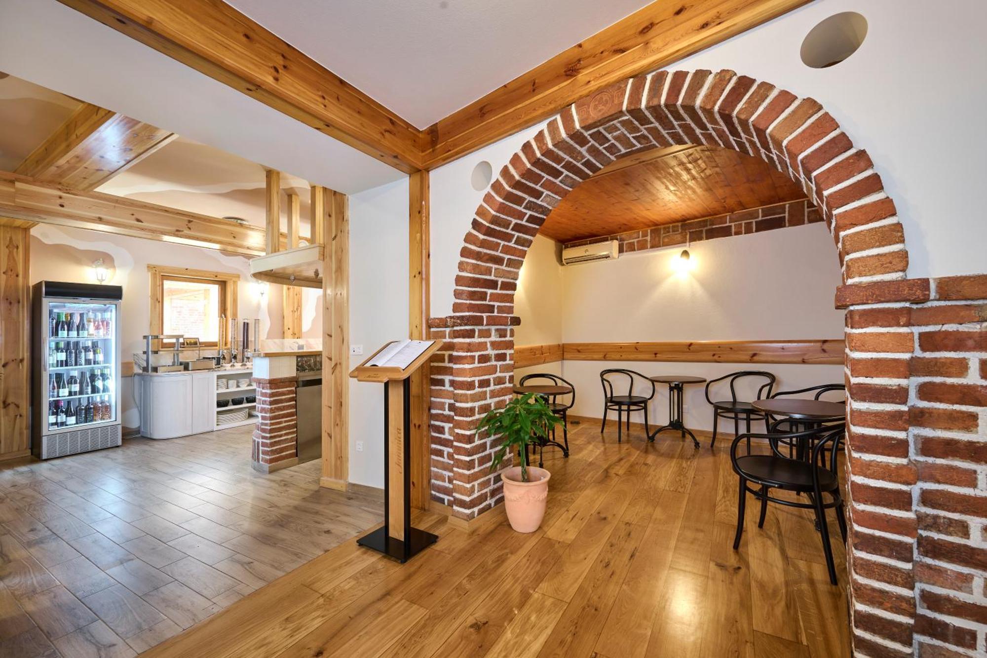 Hotel Kadoor Karlovac Dış mekan fotoğraf