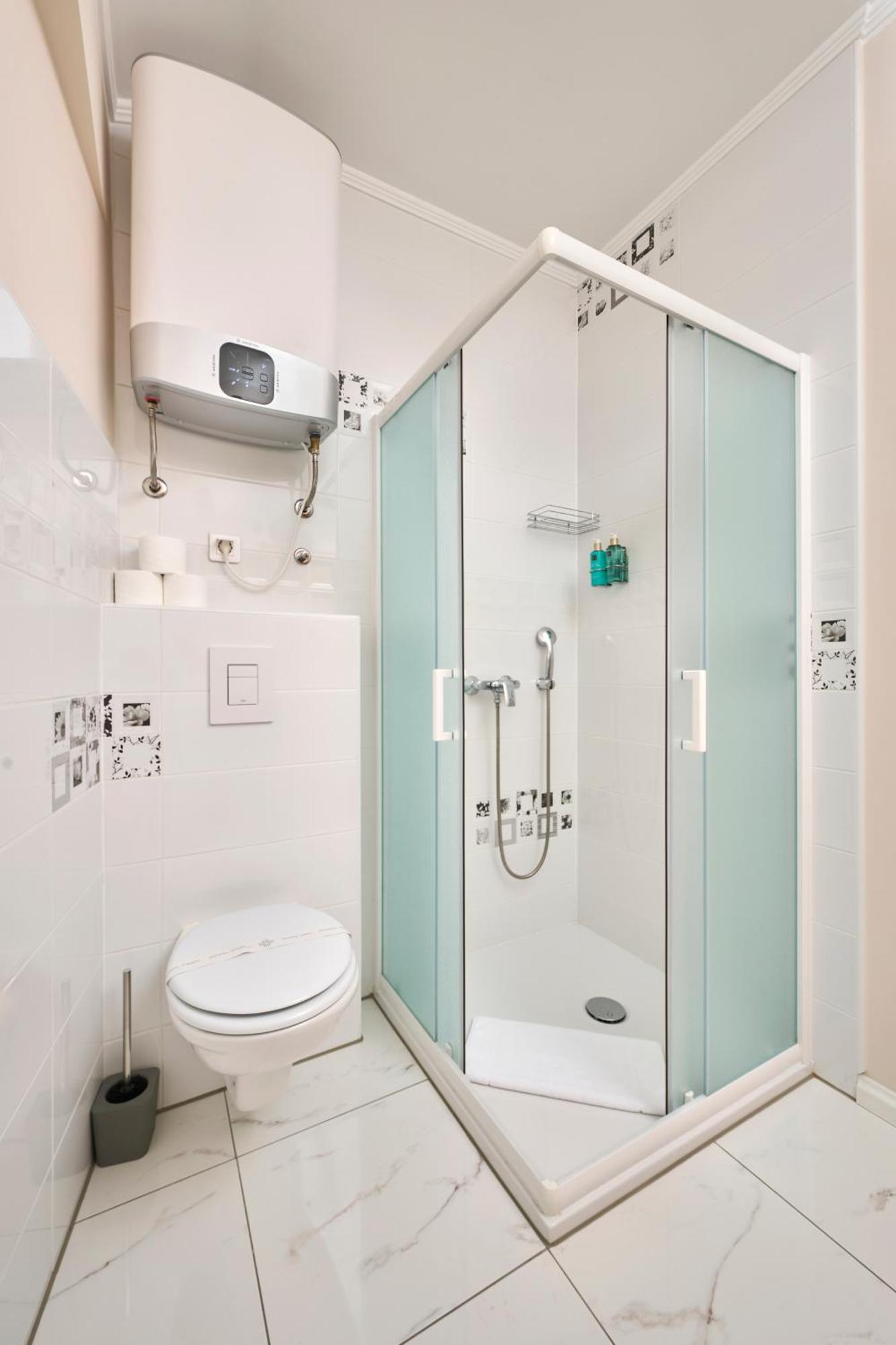 Hotel Kadoor Karlovac Dış mekan fotoğraf