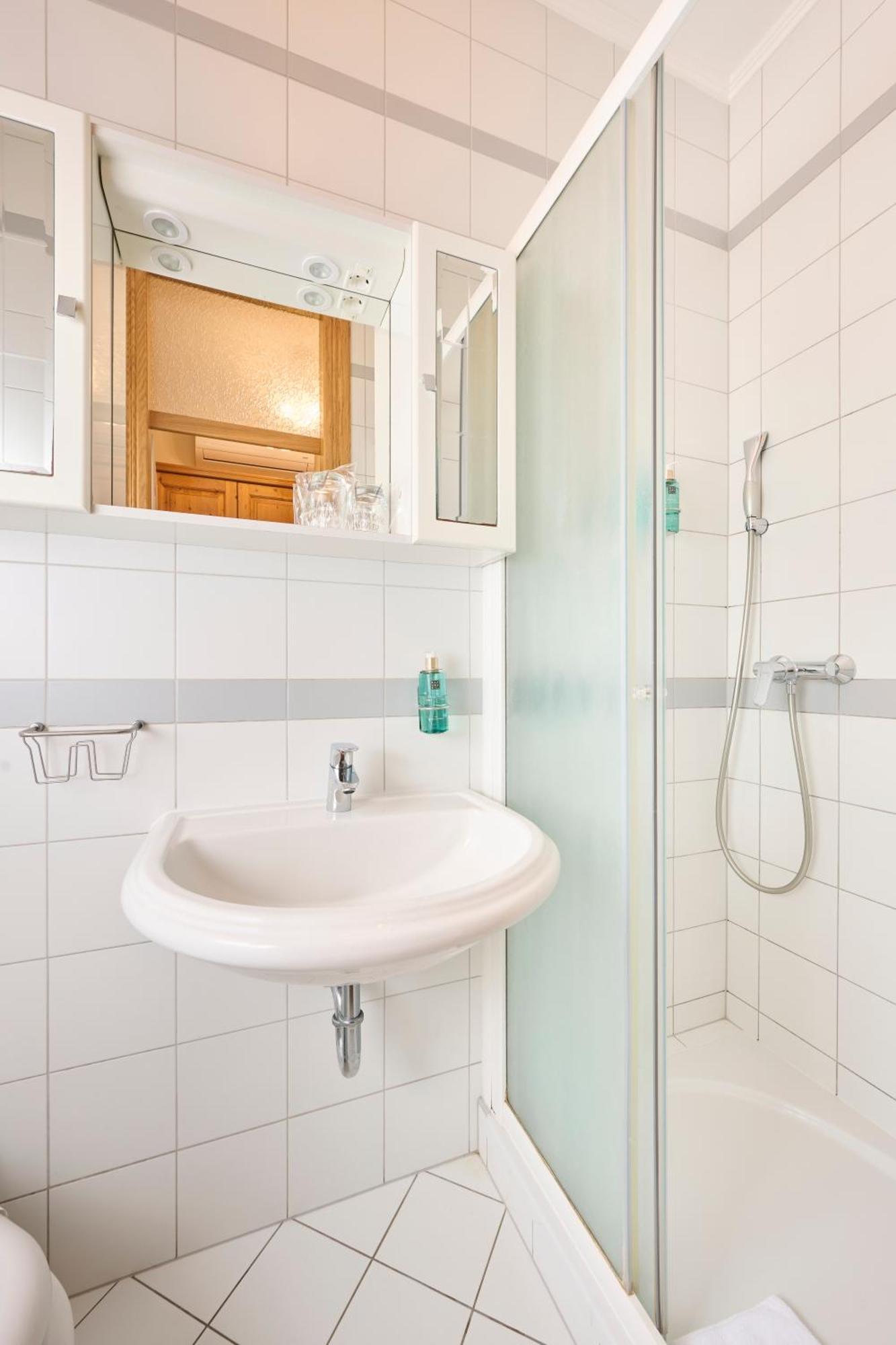 Hotel Kadoor Karlovac Dış mekan fotoğraf