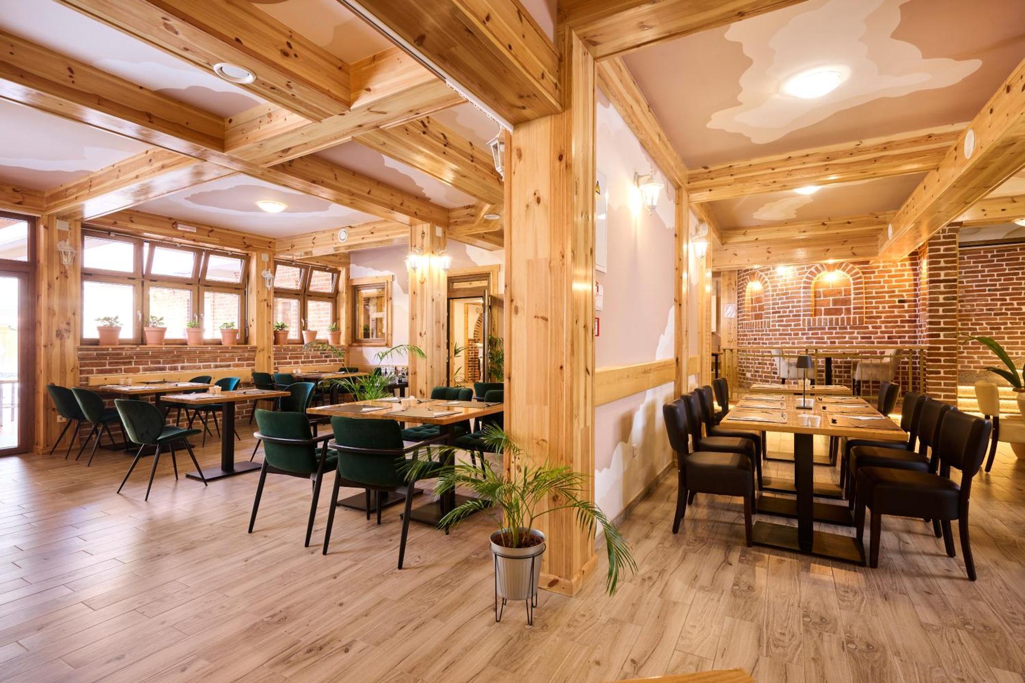 Hotel Kadoor Karlovac Dış mekan fotoğraf
