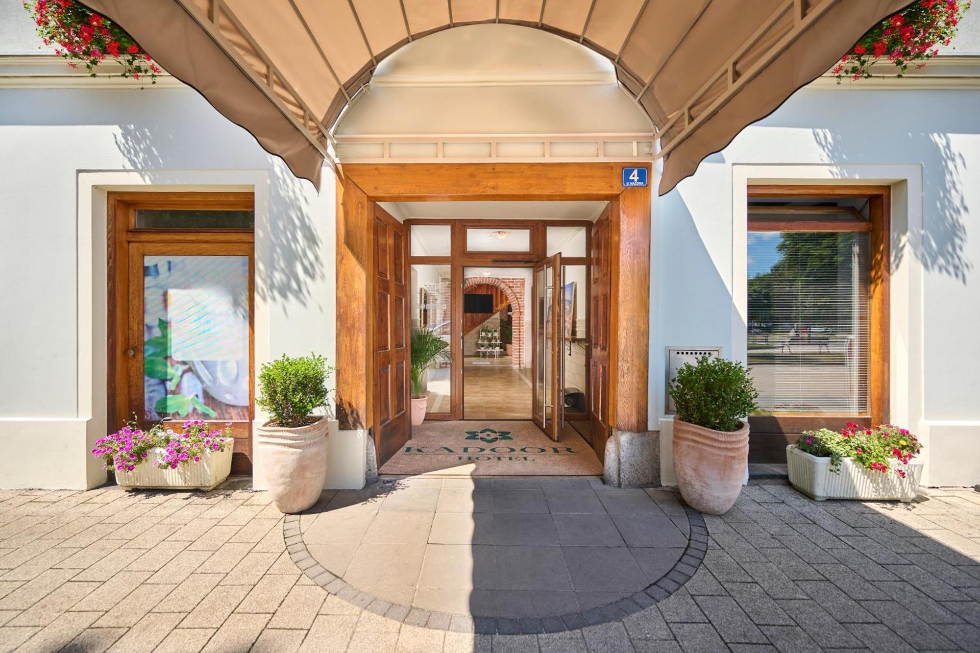 Hotel Kadoor Karlovac Dış mekan fotoğraf