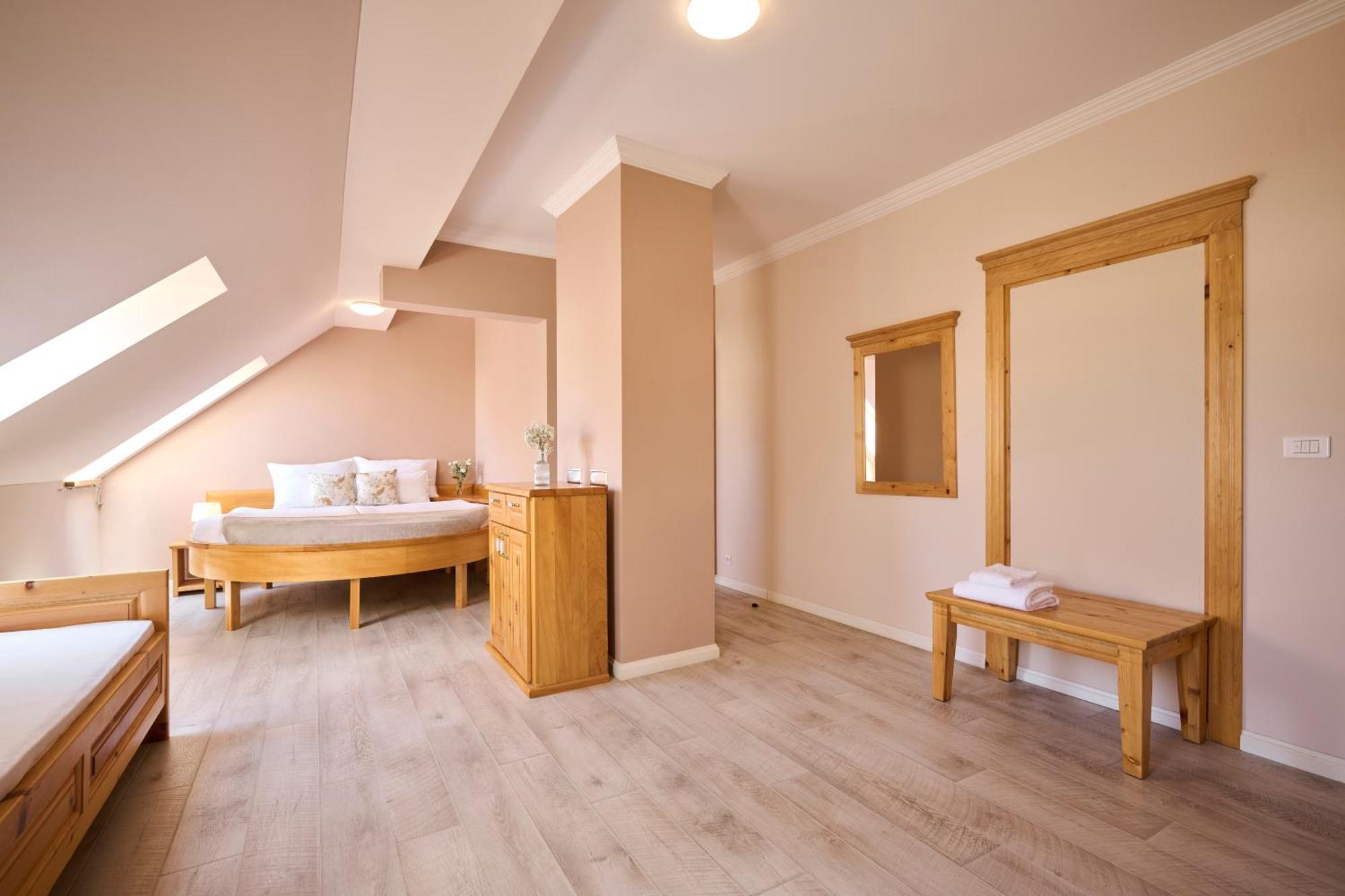 Hotel Kadoor Karlovac Dış mekan fotoğraf