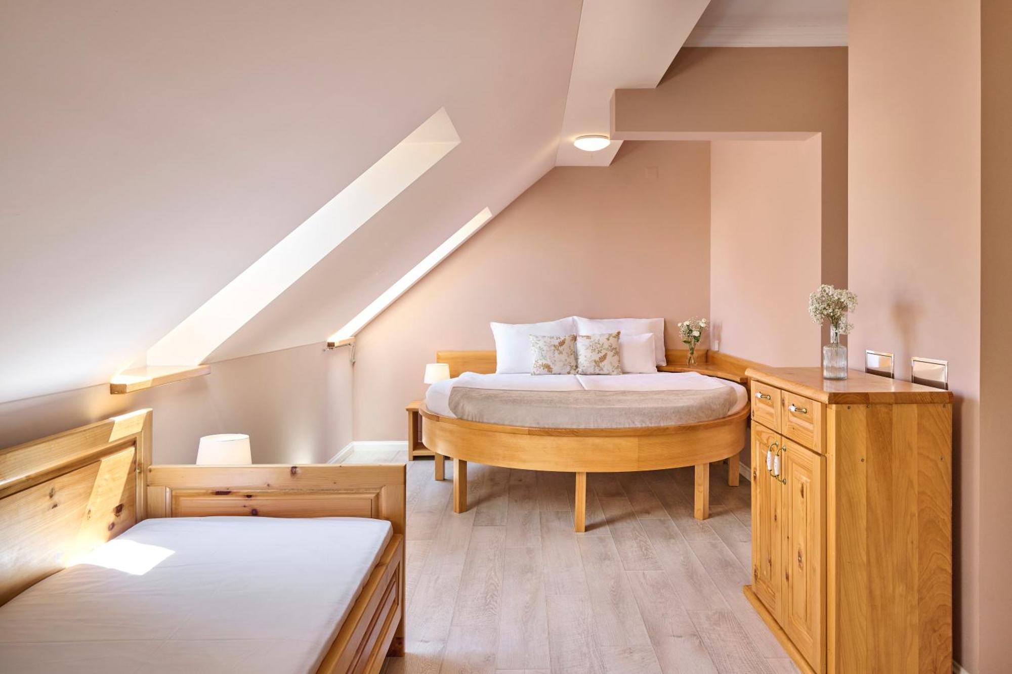 Hotel Kadoor Karlovac Dış mekan fotoğraf