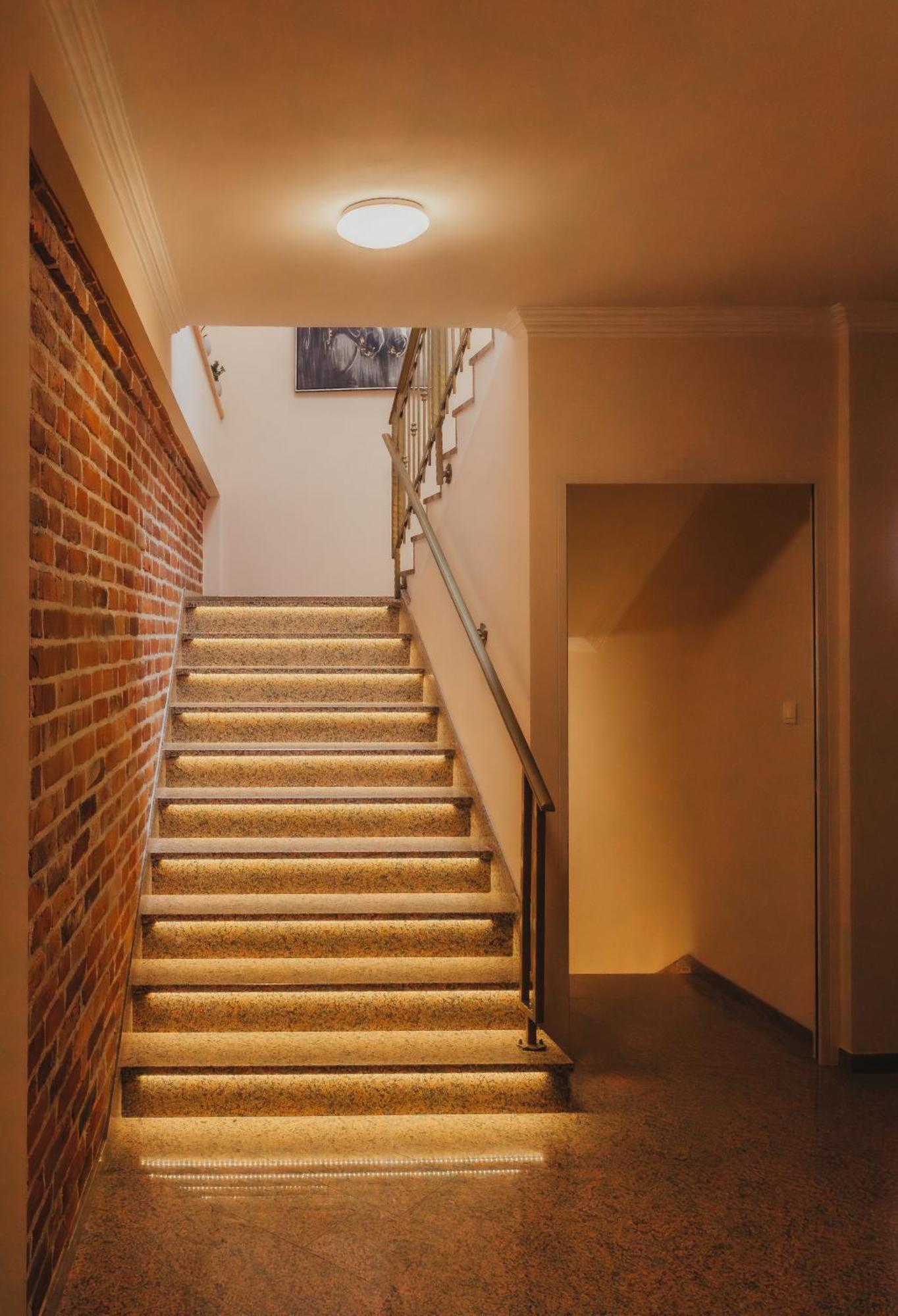 Hotel Kadoor Karlovac Dış mekan fotoğraf