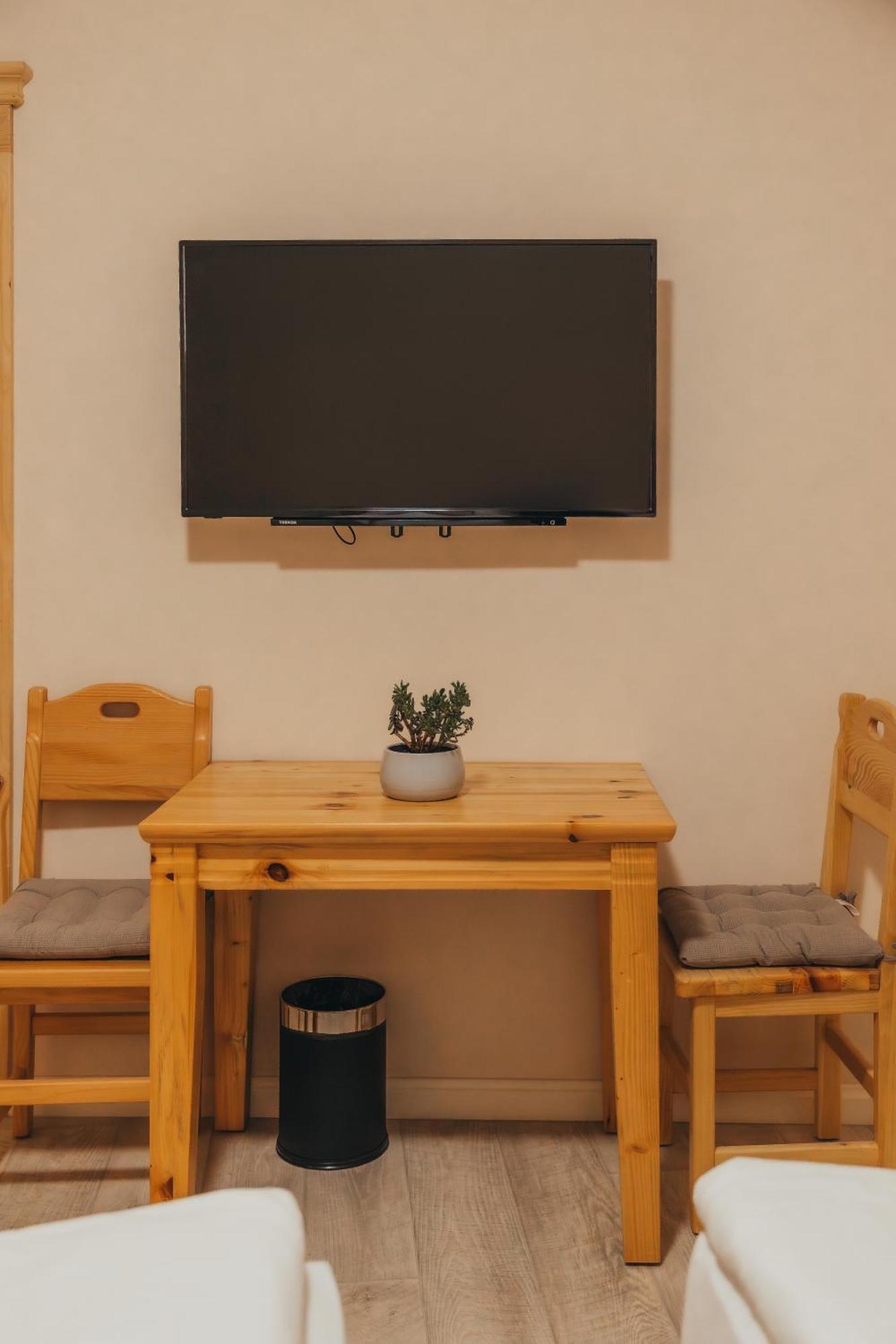 Hotel Kadoor Karlovac Dış mekan fotoğraf